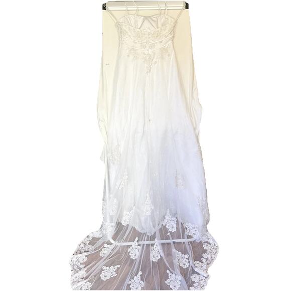 David's Bridal Dresses & Skirts - David’s Bridal Women Dress 12 White Rayon Floral A-Line SY9501 Wedding Embroided